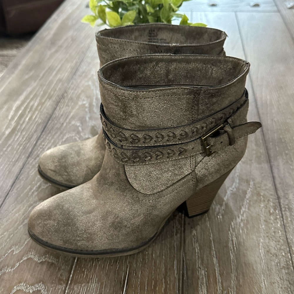 MIA Stone Ankle Boots with Braided Accents - Picture 5 of 14